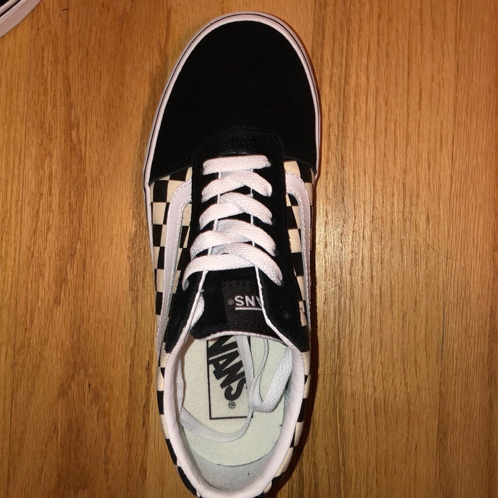 vans - Picture 2 of 3